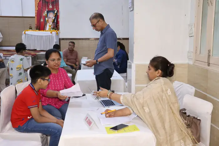 Doctors at work at the Asha Ki Kiran camp